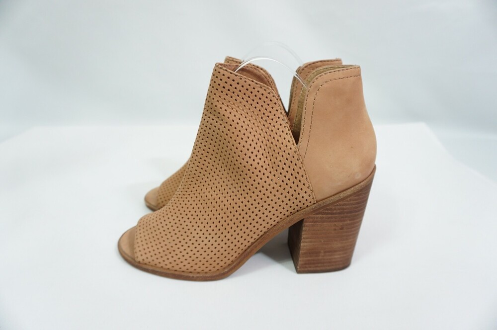 Steve Madden Used 8.5 Ankle Boot Tala Peep Toe Stacked Heel Tan Perforated Leath